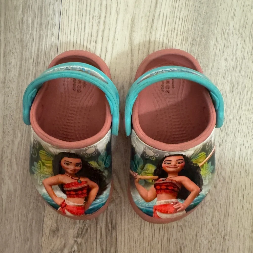 Disney Moana Crocs